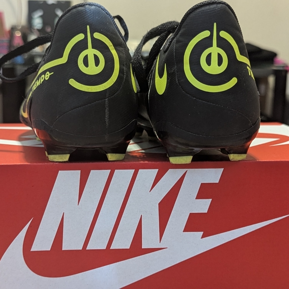 Nike Cleats - Picture 4 of 6